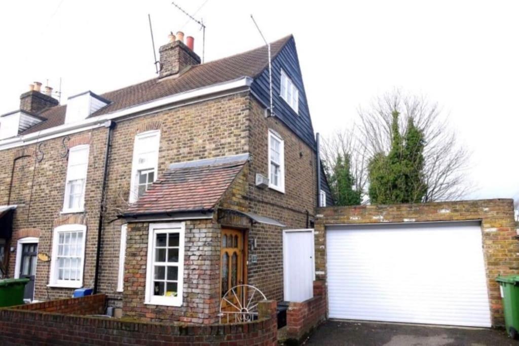 3Bedroom Beautiful Cottage Cheshunt Bagian luar foto